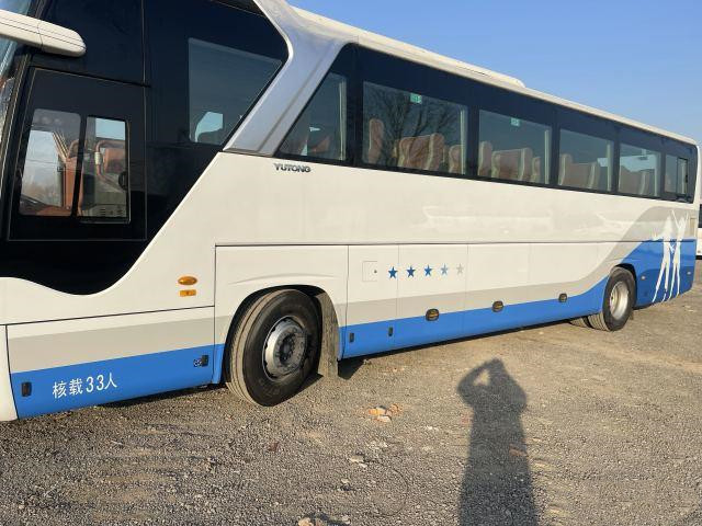 A linha central 2 usou portas dobro do motor dos assentos do ônibus de Passanger Yutong a bolsa a ar luxuosa de 33