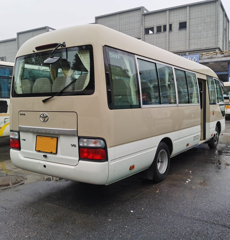 Ônibus caqui de Seater do motor 23 de Hino do ônibus da pousa-copos da mão de LHD segundo com sistema luxuoso do A/C