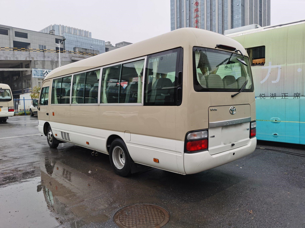Ônibus caqui de Seater do motor 23 de Hino do ônibus da pousa-copos da mão de LHD segundo com sistema luxuoso do A/C
