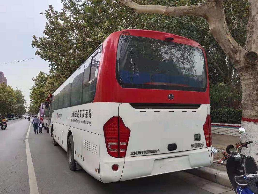 O transporte público Yutong usado transporta o passageiro que a cidade usou o treinador interurbano Buses da excursão luxuosa diesel dos ônibus