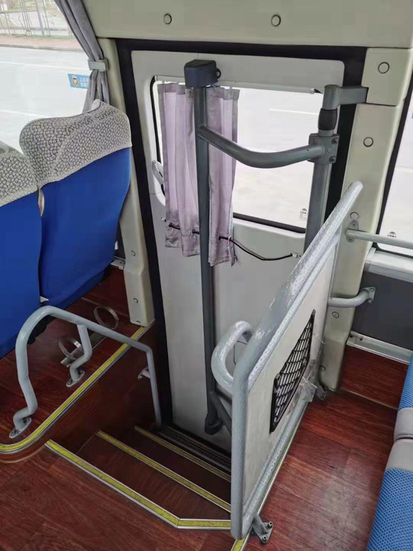 Yutong usou o transporte que os veículos brancos usaram 50Seats interurbano diesel usaram o treinador Buses