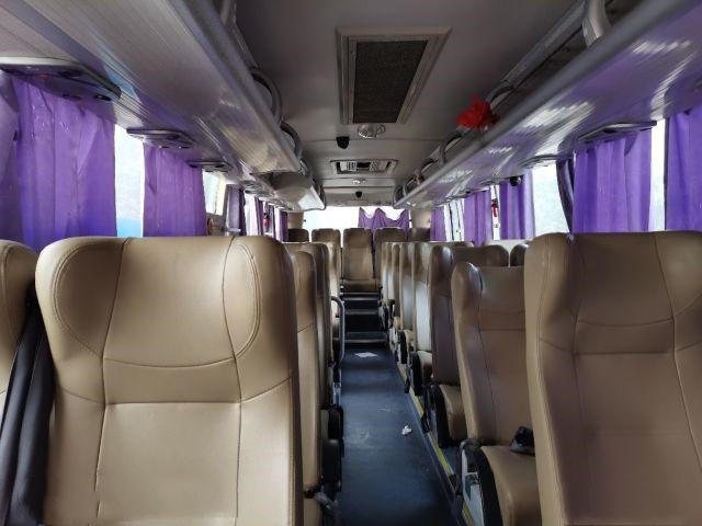 O turismo urbano usado dos ônibus usou o treinador Sightseeing diesel Buses do EURO III de Yuchai dos assentos dos ônibus 41 de LHD