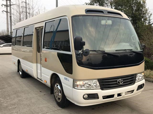O ônibus de segunda mão da gasolina do ônibus 3TR da pousa-copos de Toyota usou o uso do ano de Mini Buses de 23 assentos em 2013