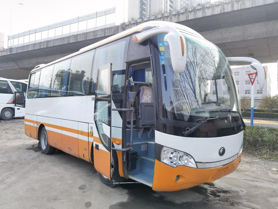 Yutong luxuoso de segunda mão transporta 24-35 assentos que públicos diesel usados a cidade transporta LHD usou o treinador Buses In 2014 anos