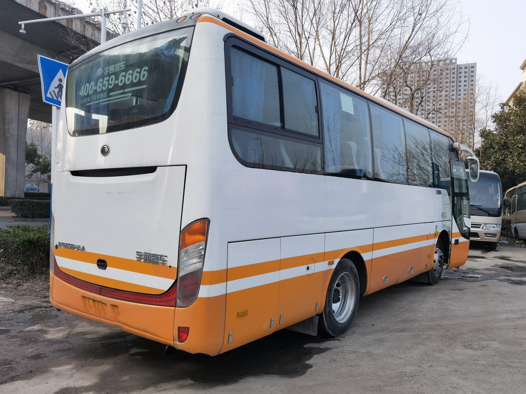 Yutong luxuoso de segunda mão transporta 24-35 assentos que públicos diesel usados a cidade transporta LHD usou o treinador Buses In 2014 anos