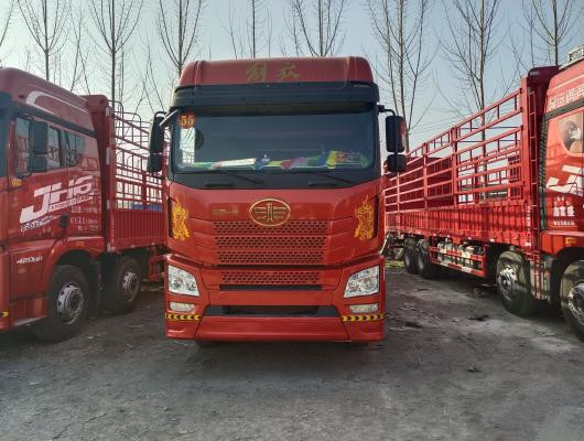 FAW usou 8x4 18 Ton Cargo Trucks With 12wheels usado para o uso da carga nas boas condições