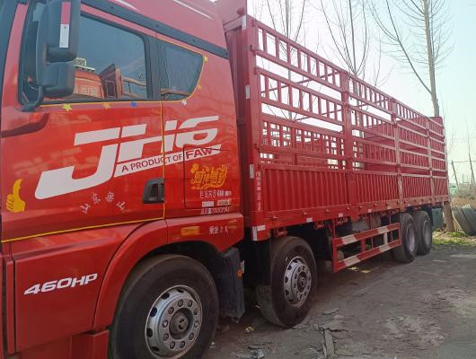FAW usou 8x4 18 Ton Cargo Trucks With 12wheels usado para o uso da carga nas boas condições
