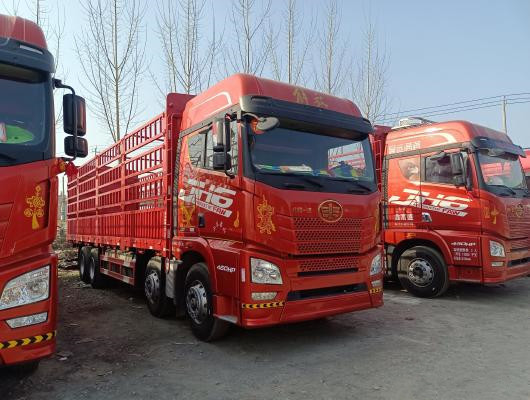 FAW usou 8x4 18 Ton Cargo Trucks With 12wheels usado para o uso da carga nas boas condições