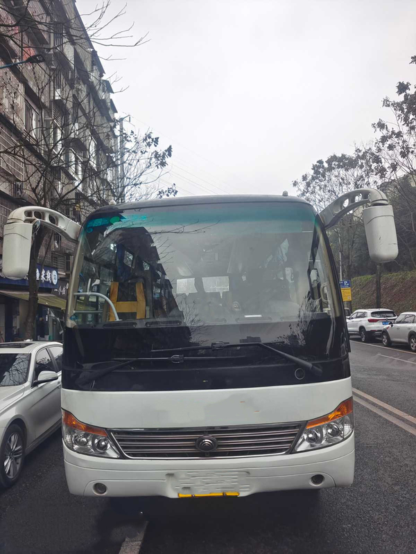 O ônibus público branco diesel usado ano usado do tipo ZK6761 em 2017 LHD de Yutong usou ônibus dos assentos do EURO V 29 do motor de Yuchai