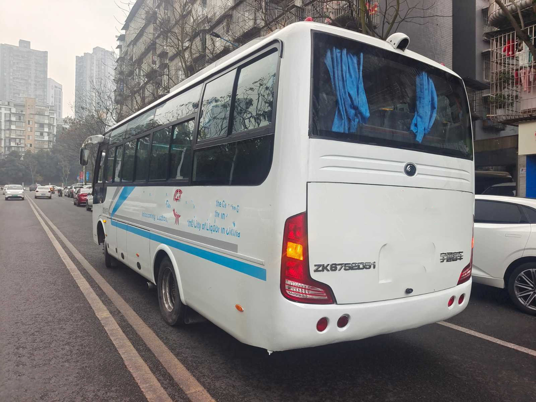 O ônibus público branco diesel usado ano usado do tipo ZK6761 em 2017 LHD de Yutong usou ônibus dos assentos do EURO V 29 do motor de Yuchai