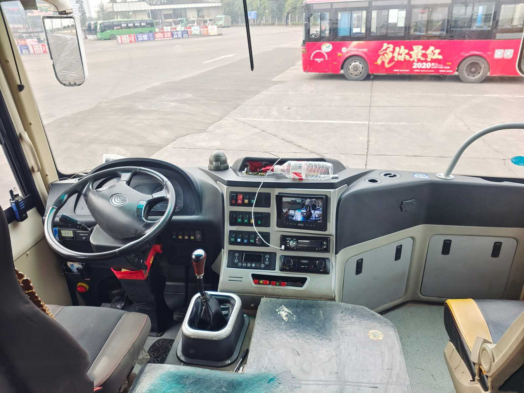O ônibus público branco diesel usado ano usado do tipo ZK6761 em 2017 LHD de Yutong usou ônibus dos assentos do EURO V 29 do motor de Yuchai