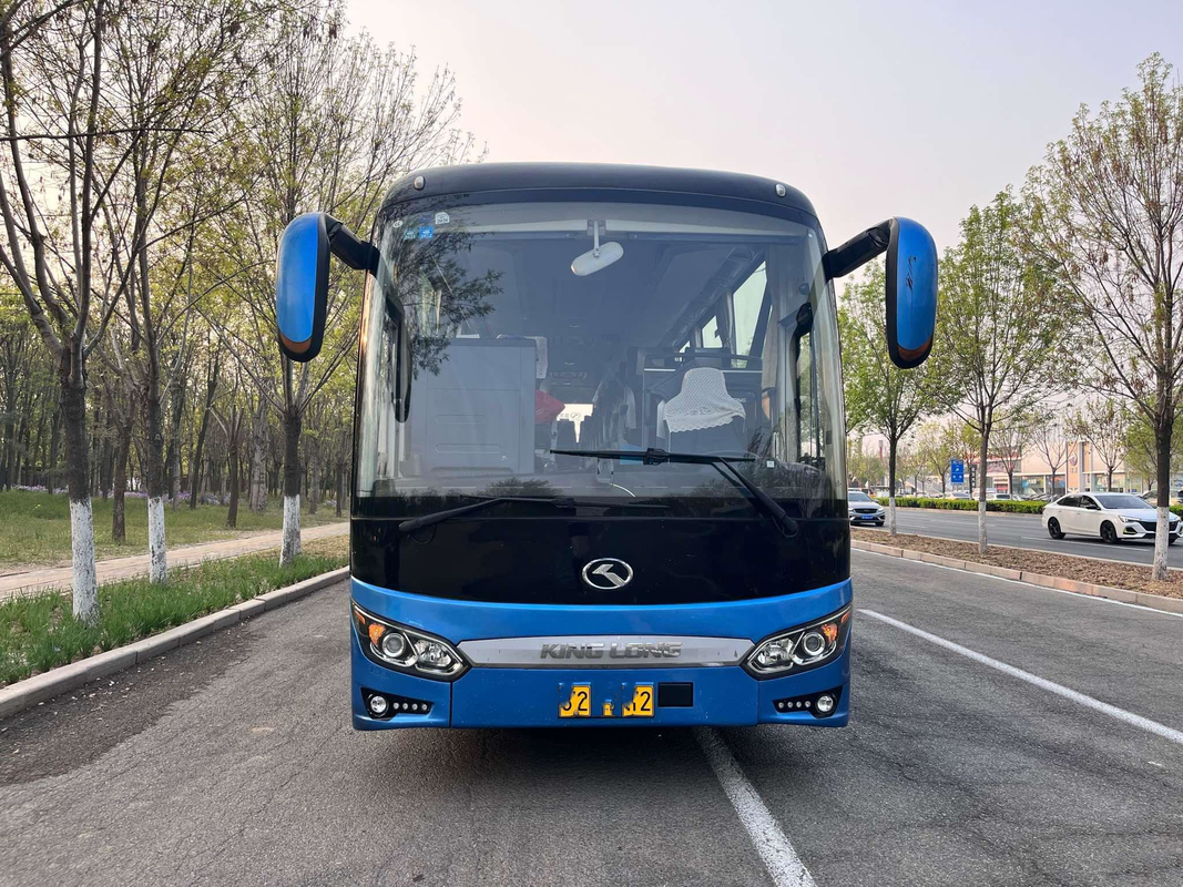 O ônibus XMQ6135 novo de Kinglong usou o treinador Buses 56 assentos LHD Front Engine Double Axle