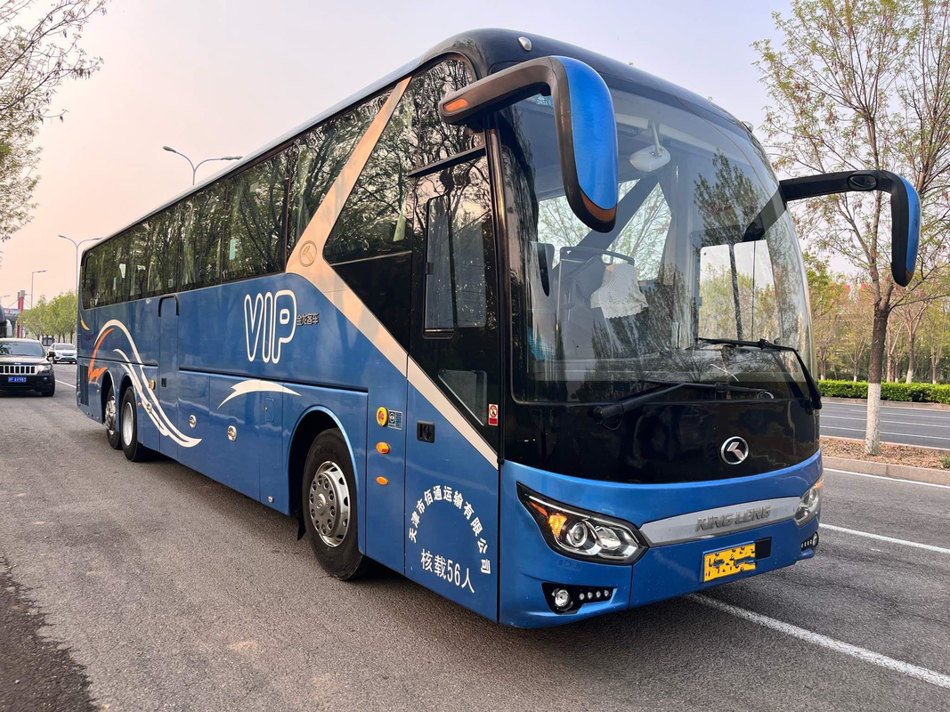 O ônibus XMQ6135 novo de Kinglong usou o treinador Buses 56 assentos LHD Front Engine Double Axle