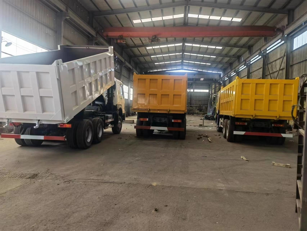 6*4 8*4 da esquerda à direita que dirige o descarregador usado da movimentação da mão de Tipper Truck 371/375hp segundo