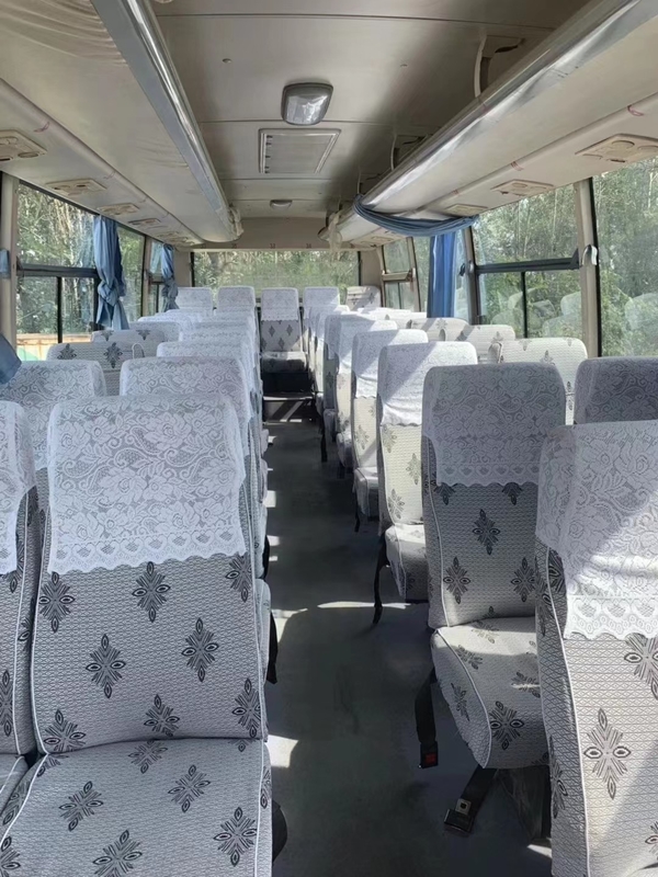 39 direção usada ZK6932d de Front Engine Used Coach Bus RHD da mão do ônibus segundo de Yutong dos assentos