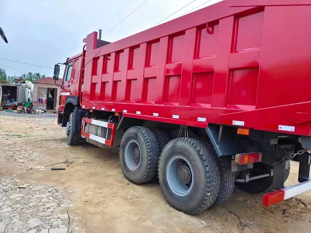 Condução à direita do caminhão 6*4 8*4 da mão de Howo Tipper Truck Used Dumper 371/375hp segundo sino