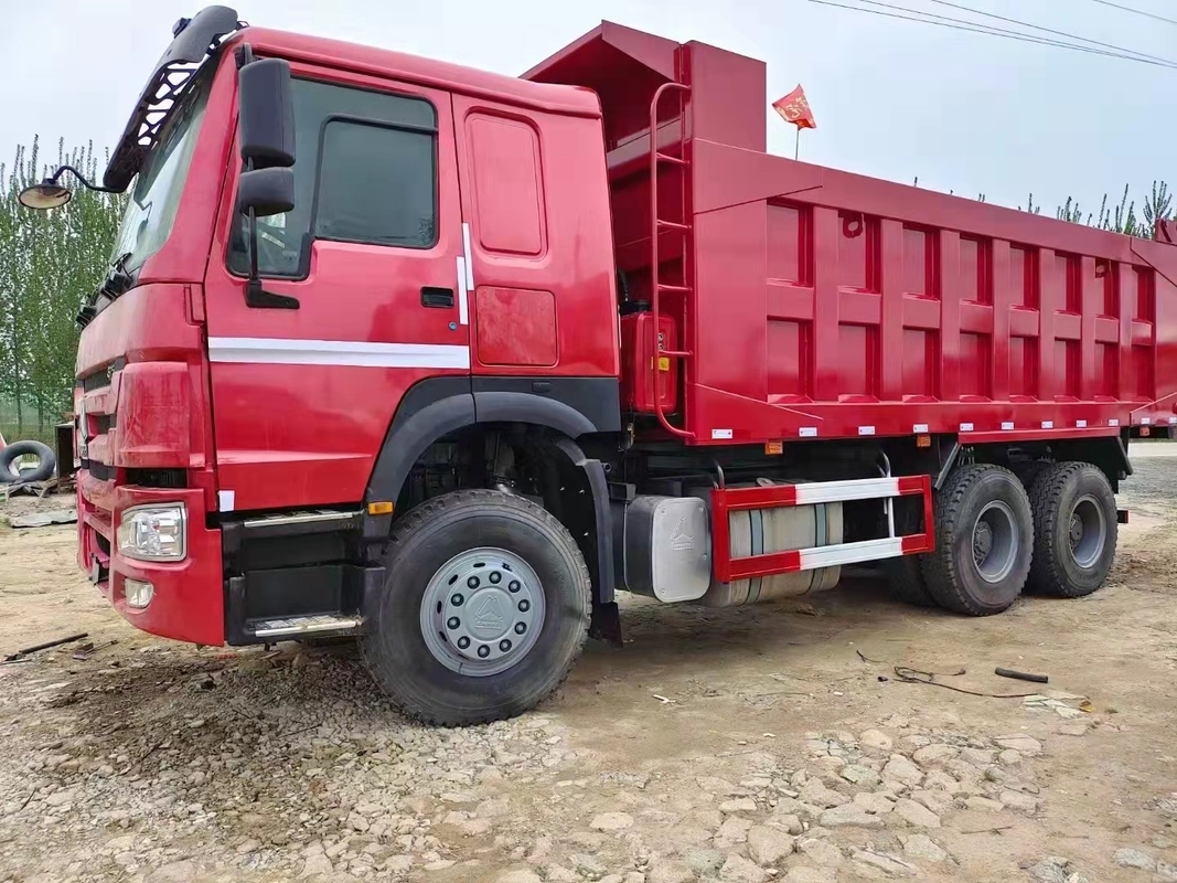 Condução à direita do caminhão 6*4 8*4 da mão de Howo Tipper Truck Used Dumper 371/375hp segundo sino