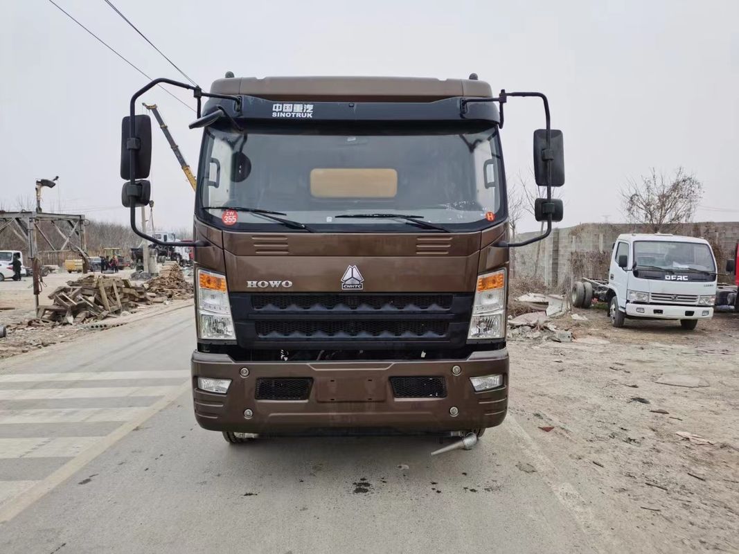 Howo Sprinkler Tanker de água 100000L Cum-Mins Motor 170hp 7.3*2.3*2.7m