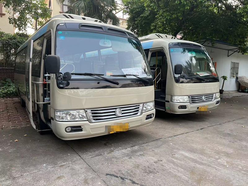 O ônibus usado 34 assentos da pousa-copos usou Mini Bus XML6809 com direção elétrica da mão esquerda do motor