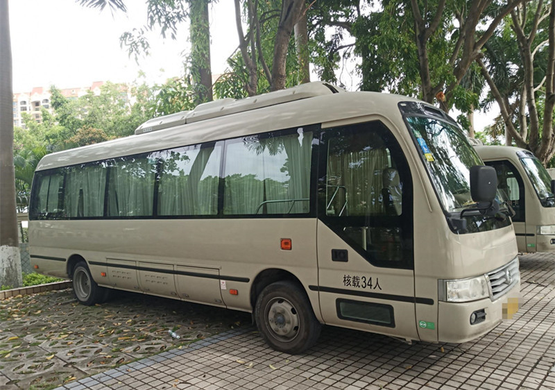 O ônibus usado 34 assentos da pousa-copos usou Mini Bus XML6809 com direção elétrica da mão esquerda do motor