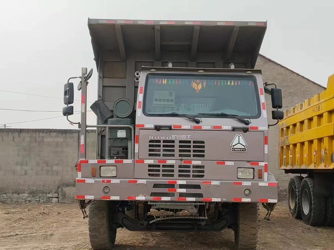 Sino HOWO usou o descarregador do caminhão basculante com 430HP o motor 120 Ton Load Used For Mine