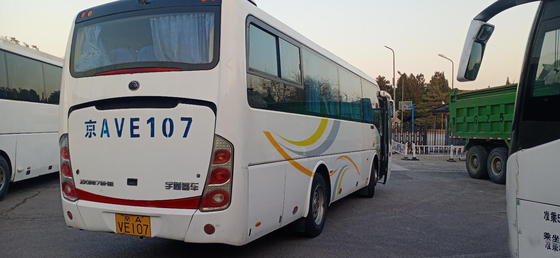 O ônibus luxuoso de Yutong da mão dos assentos de Bus 39 do treinador em segundo usou o ônibus Rhd Lhd da cidade de Innter para a venda
