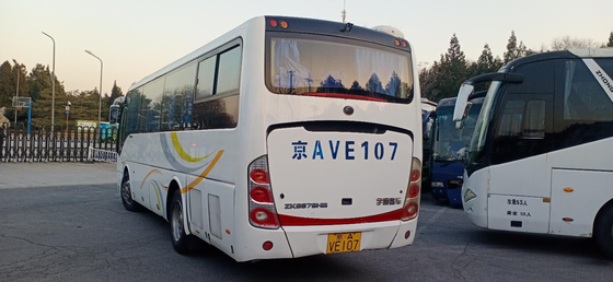 O ônibus luxuoso de Yutong da mão dos assentos de Bus 39 do treinador em segundo usou o ônibus Rhd Lhd da cidade de Innter para a venda