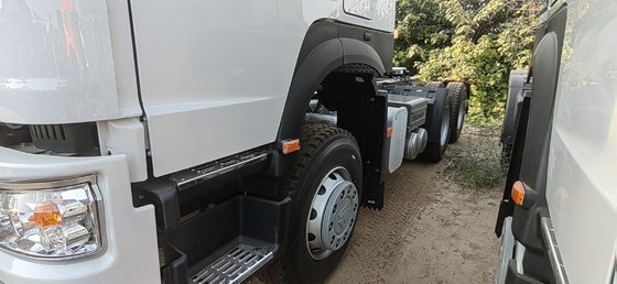 O caminhão basculante comercial usado de HOWO usou os caminhões diesel 6*4 LHD/RHD 371/375hp