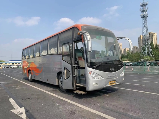 EURO III de Second Hand do treinador 55 assentos que selam o ônibus usado motor XMQ6126 de Yuchai Kinglong dos cilindros da janela seis