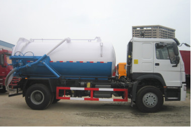 Modo usado da movimentação da capacidade 4×2 do petroleiro do ³ dos 10m dos caminhões das águas residuais 11 toneladas de caminhão brandnew da sução da água de esgoto