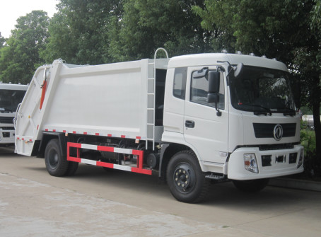 Caminhões diesel usados 8 medidores de compressor longo RHD da recusa de Dongfeng da capacidade de carga do ³ 10m