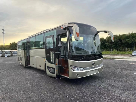 Ônibus usado para venda 49 lugares folha primavera 2016 ano porta média Yutong ZK6115