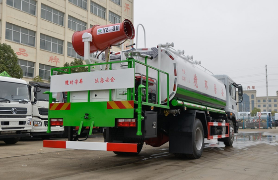 Caminhão de aspersão de rua Dongfeng 4 × 2 tanque de água com canhão atomizador 230hp Cummins motor
