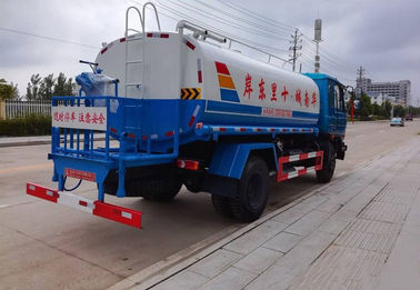 Dongfeng usou a capacidade do tanque 10000L do petroleiro de óleo 7350×2470×2710mm com o motor diesel vermelho
