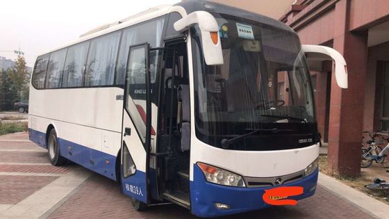Ônibus usado tipo XMQ6898 39seats da mão de Sencond do ônibus de excursão de Kinglong com boas condições azuis e brancas do motor da parte traseira da C.A. da cor