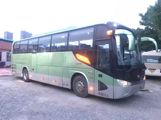 As portas dobro do ônibus de Kinglong usaram o motor da parte traseira do chassi XMQ6113 Yuchai da bolsa a ar dos assentos de Bus 51 do treinador