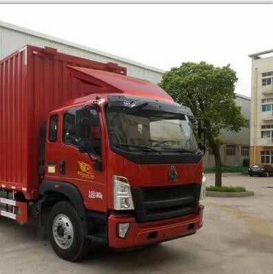 O modo da movimentação de Howo Sinotruk Lorry Truck 4x2 da segunda mão usou o caminhão da carga de Howo 151hp