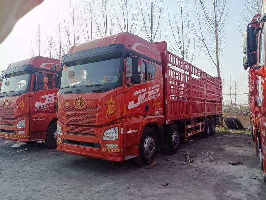 FAW usou 8x4 18 Ton Cargo Trucks With 12wheels usado para o uso da carga nas boas condições