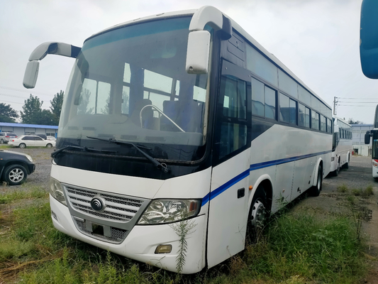 O ônibus usado de Yutong 2018 anos feitos em China usou o treinador diesel Bus Used White de LHD 51 assentos Front Engine Bus